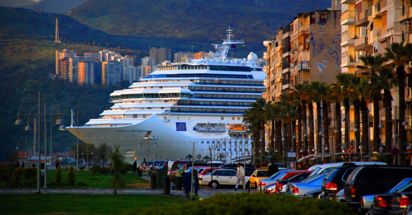 İzmir Arkadaşlık Sitesi